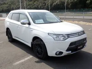 Mitsubishi Outlander PHEV 2015 Pearl