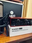 Focusrite Scarlett 2i2 3rd Gen with AKG P220 Microphone - 3