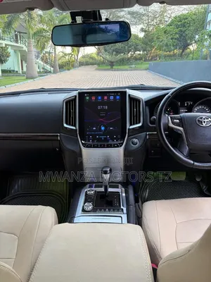 Toyota Land Cruiser VDJ200R 2015