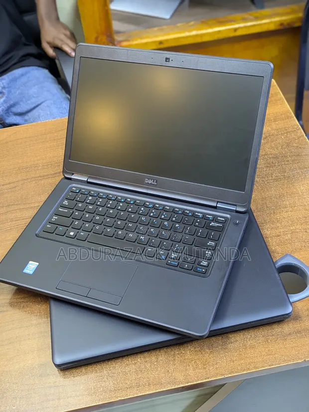 Dell Latitude 5450 Laptop - Intel Core i3, 4GB RAM, 128GB SSD - 1