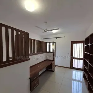 4 Bedroom House for Rent in Oyster Bay