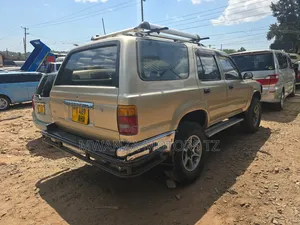 Toyota Hilux Surf 1998 Beige
