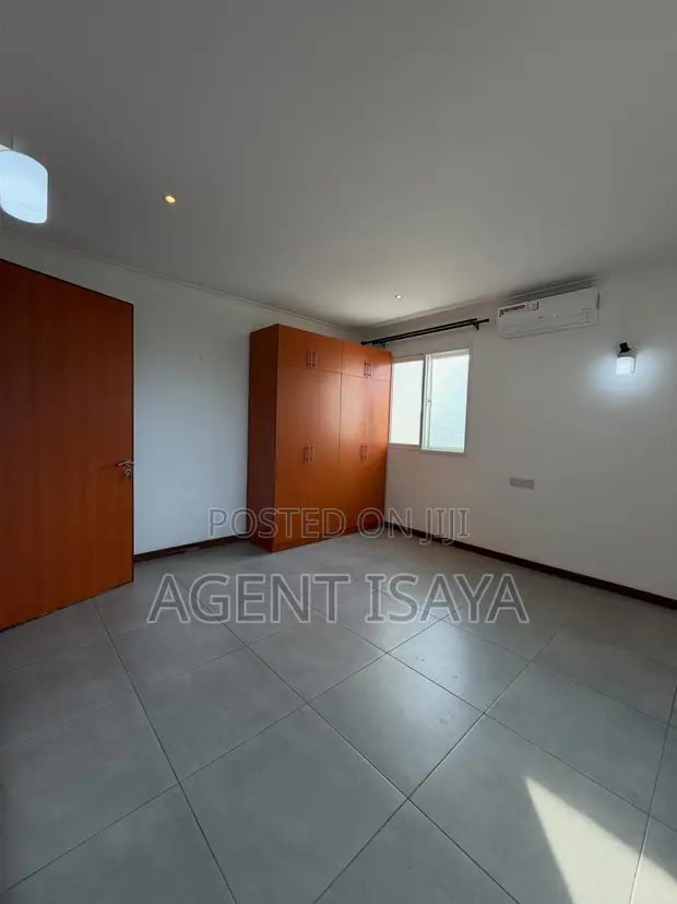 5 Bedroom Apartment for Rent, Oyster Bay - 1