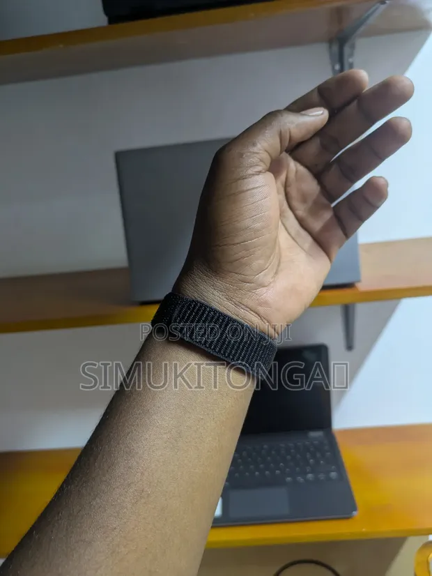 Porodo Track Fit Smart Fitness Band - 1