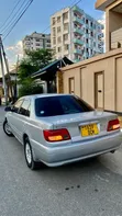 Toyota Carina 2001 Nyeupe - 1
