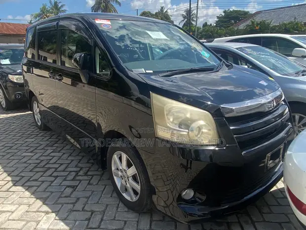 Toyota Noah 2007 Black - 1