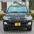Toyota Land Cruiser 2021 Nyeusi - 2