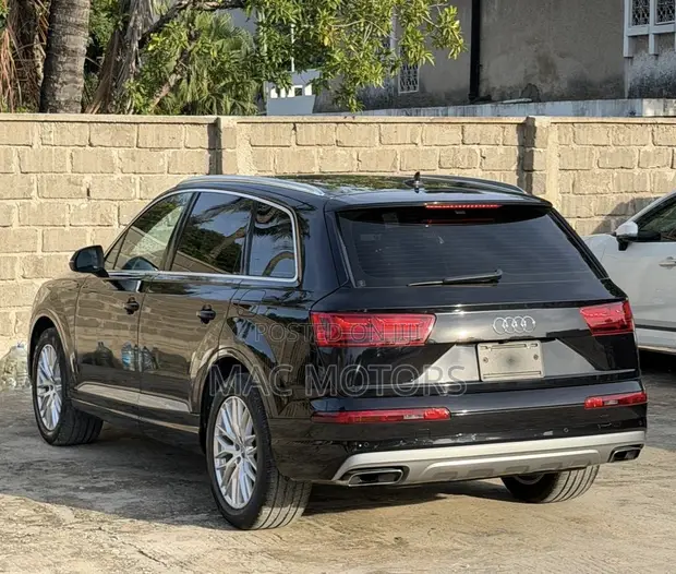 Audi Q7 2.0T Premium AWD quattro 2017 Black - 1