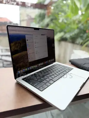 Apple MacBook Pro 2025 M5 14-inch 16GB RAM 512GB SSD