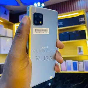 Sharp Aquos Sense 4 64GB Nyeupe