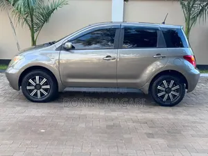 Toyota IST 2004 Kijivu