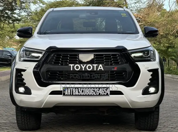 Toyota Hilux GR Sport V 2023 - 1