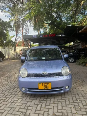 Toyota Sienta 2005 Bluu