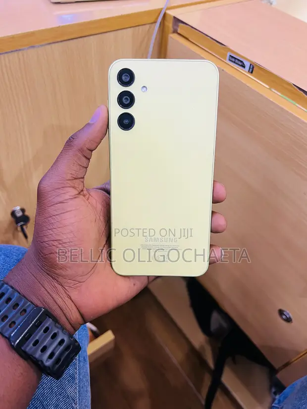 Samsung Galaxy A15 5G 256GB Yellow - 1