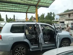 Toyota Land Cruiser V8 TD STD 2010 Bluu