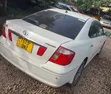 Toyota Premio 2004 Nyeupe - 4
