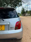 Toyota IST 2004 Nyeupe - 3