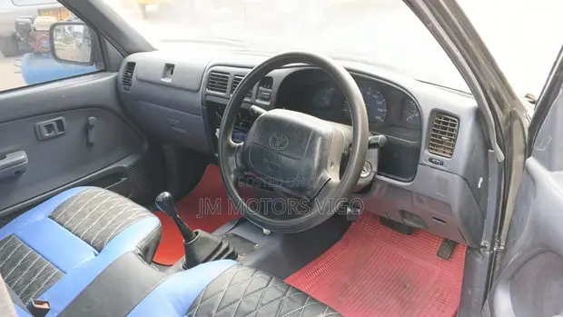 Toyota Hilux 1999 Single Cabin - 1