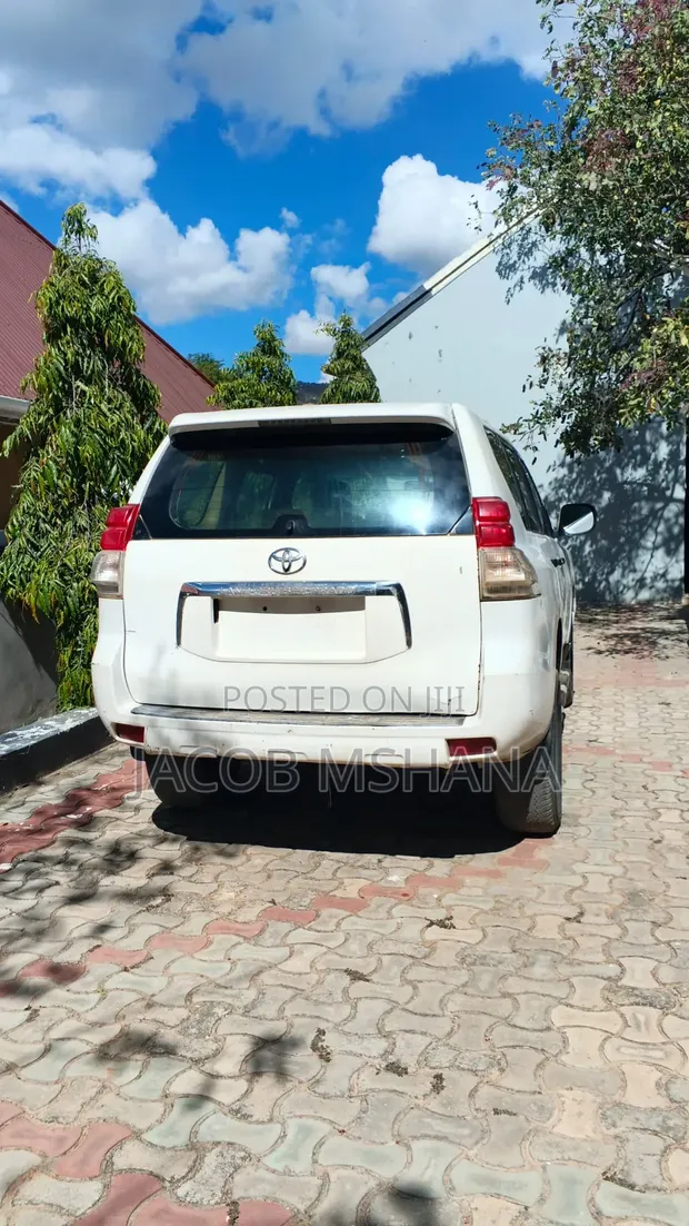 Toyota Land Cruiser Prado 2009 White - 1