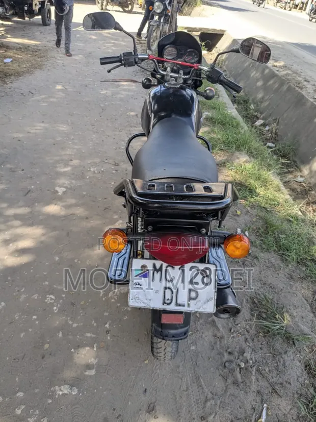 Bajaj Boxer 125 2022 Black - 1