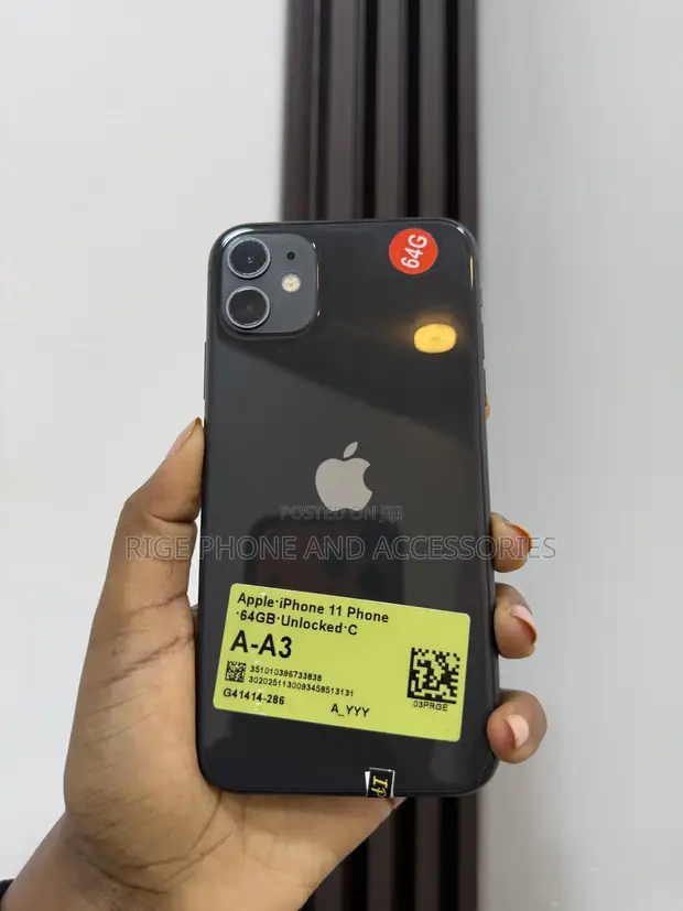 Apple iPhone 11 64GB Black - 1