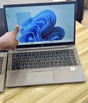 Laptop HP ZBook Firefly 14 G7 - Core i7, 16GB RAM, 256GB SSD