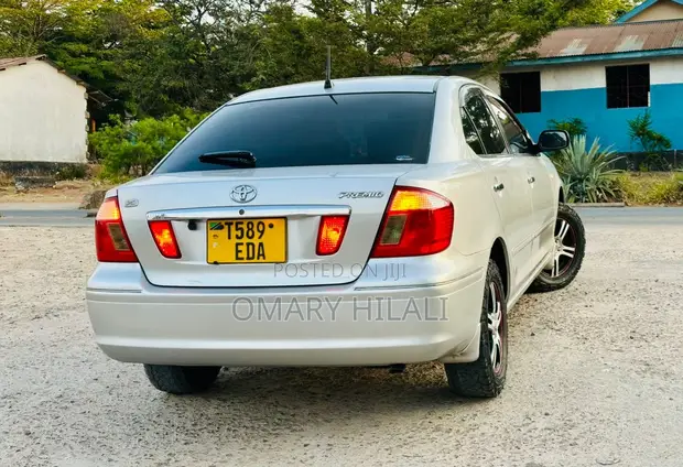 Toyota Premio 2004 Silver - 1