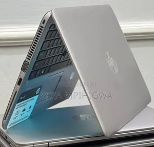 Laptop HP EliteBook 820 G3 - Core i5, 8GB RAM, 256GB SSD