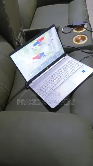 Laptop HP 250 G8: Core i7, 8GB RAM, 512GB SSD