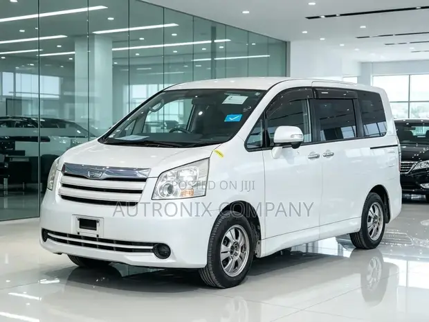 Toyota Noah 2009 White - 1