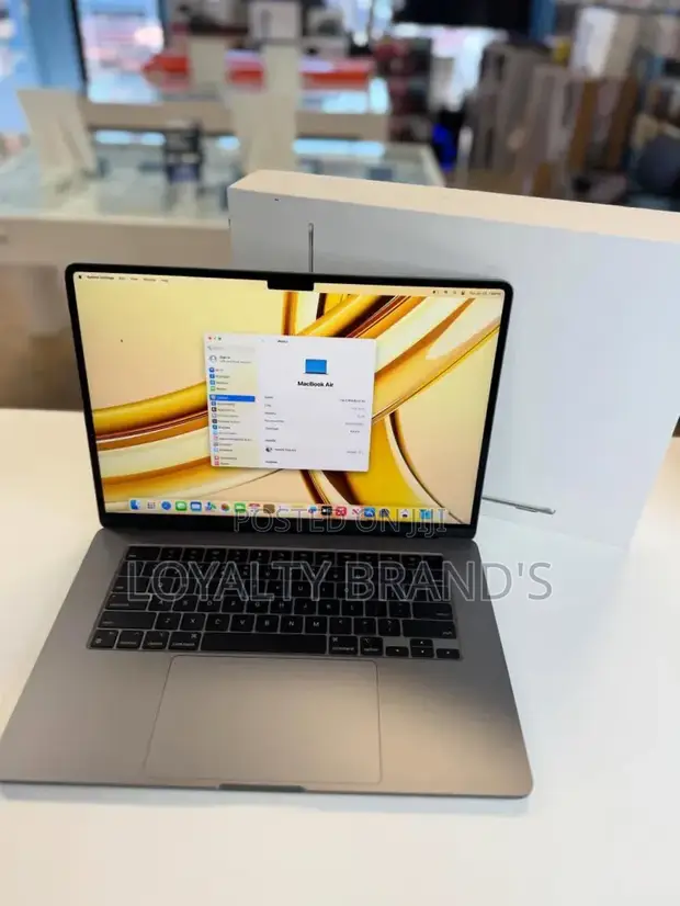 Apple MacBook Air 2024 M3 15-inch 512GB SSD 16GB RAM - 1
