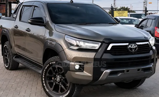 Toyota Hilux Revo Rocco Mpya 2023 - 1