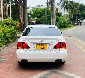 Toyota Crown Athlete 2008 White