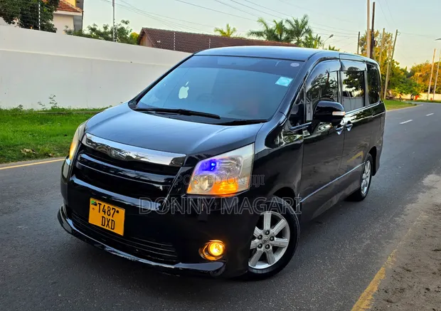 Toyota Noah 2008 Black - 1