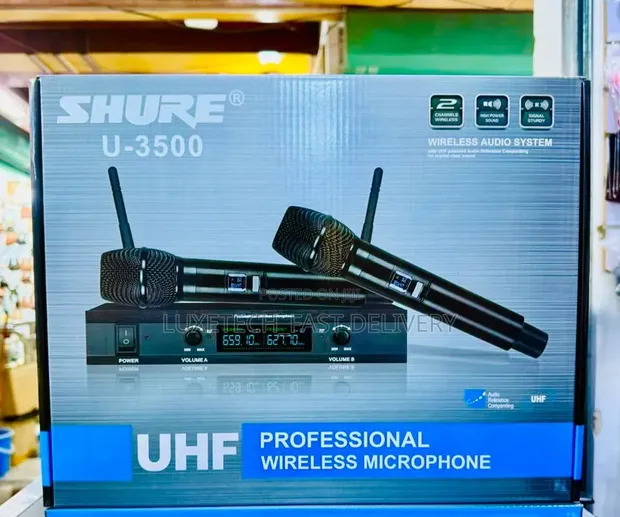 Shure U-3500 UHF Professional Dual Wireless Microphone System - 1