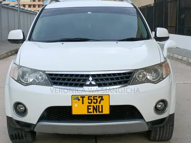 2008 Mitsubishi Outlander White - 1