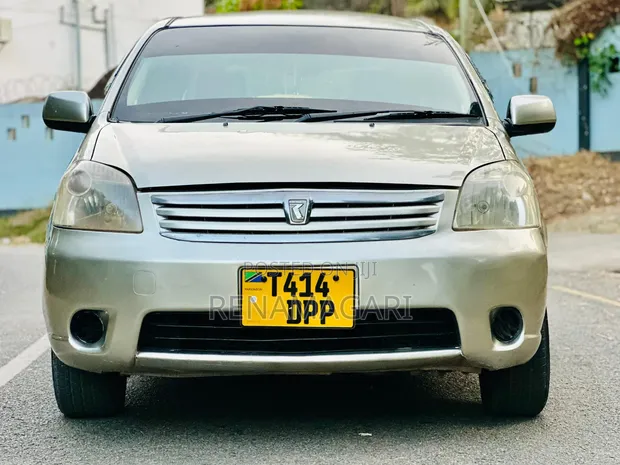 Toyota Raum 2005 Silver - 1