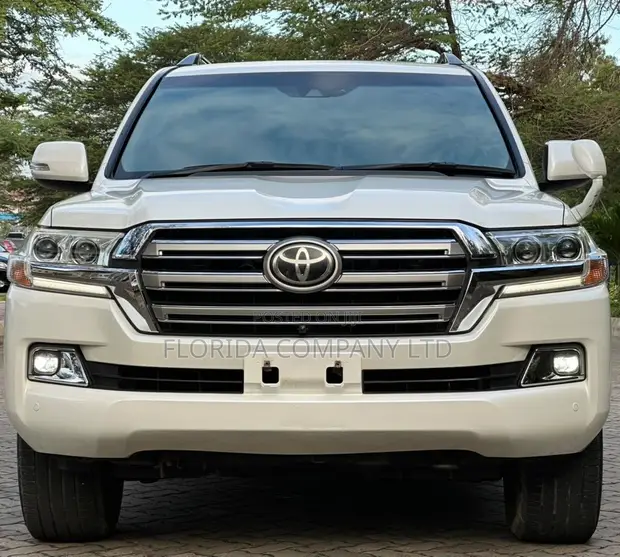 Toyota Land Cruiser 2016 White - 1