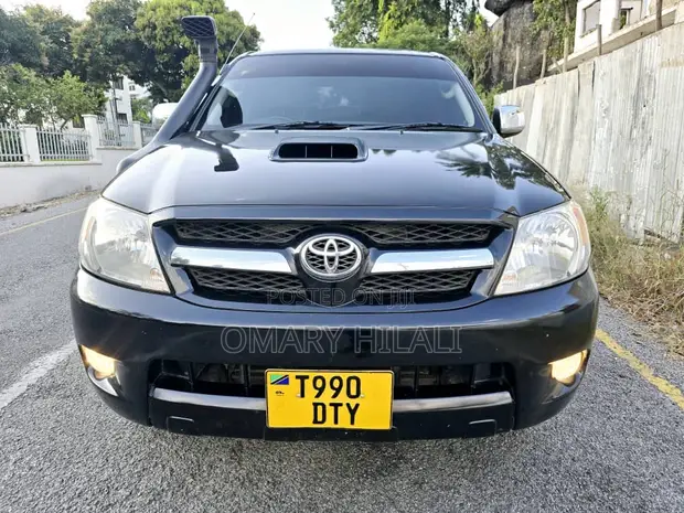 Toyota Hilux 2007 Black - 1