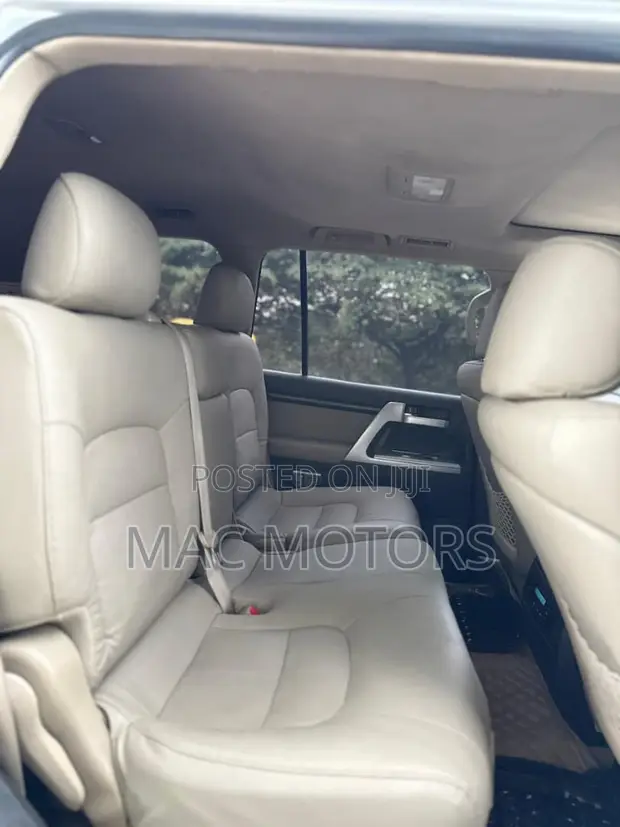 Toyota Land Cruiser V8 VXR 2013 Silver - 1