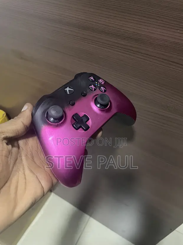 Used Xbox One Controller - 1