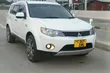 2010 Mitsubishi Outlander White - 2