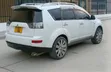 2010 Mitsubishi Outlander White - 5