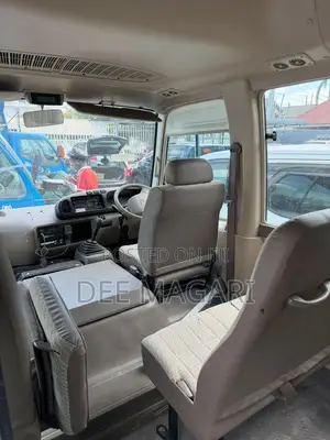 Toyota Coaster 2000 - 29 Seater (Seats Missing)