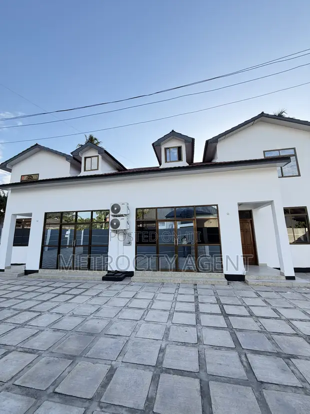 Maisonette ya Vyumba 8 Mikocheni - 1