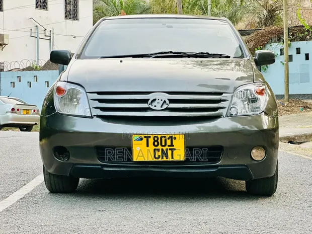 Toyota IST 2005 Gray - 1