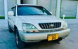 Toyota Harrier 2002 White - 1