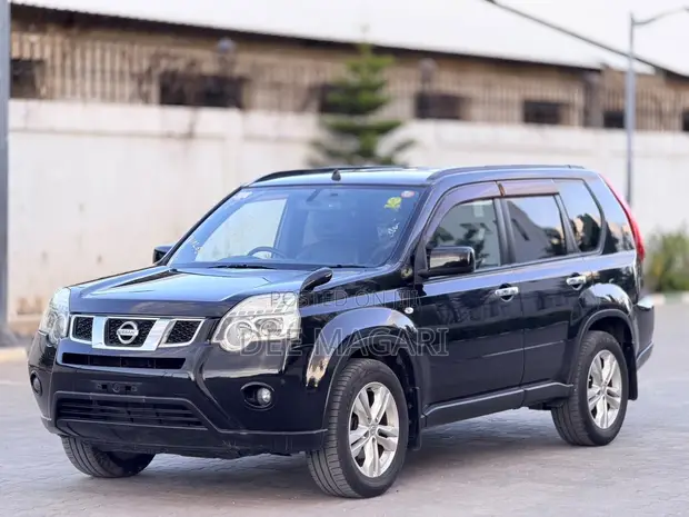 Nissan X-Trail 2010 Black - 1