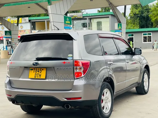 Subaru Forester 2009 Gray - 1
