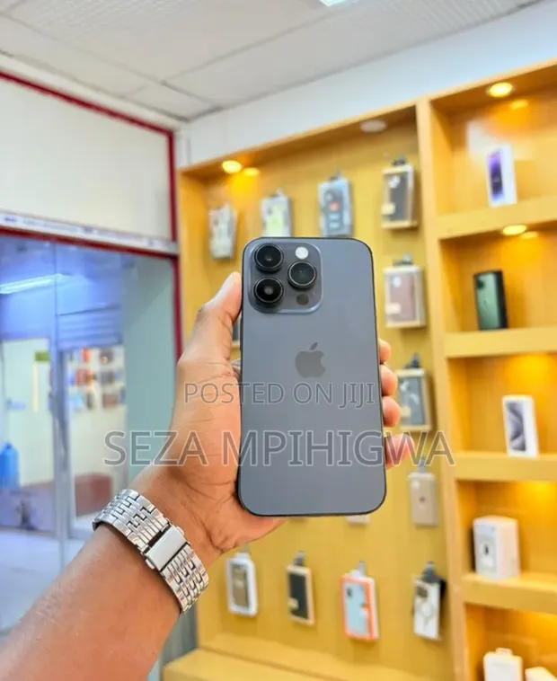 Apple iPhone 14 Pro 256GB Gray - 1